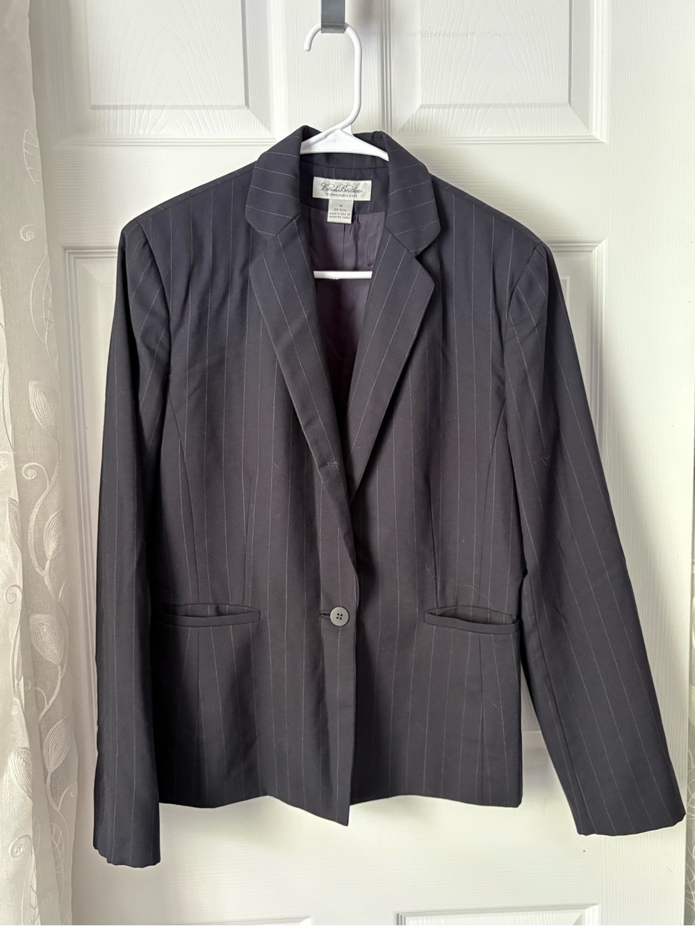 Brooks Brothers Pinstripe Single-Button Blazer100% wool women size 12